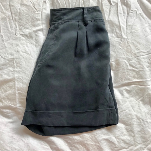 NWT- Marc by Marc Jacobs Silk Shorts - 6 - Picture 6 of 7